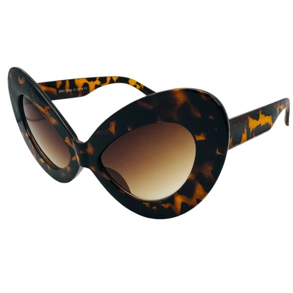 9297 | Tortoise Exaggerated Cateye Sunglasses - Picture 2 of 5